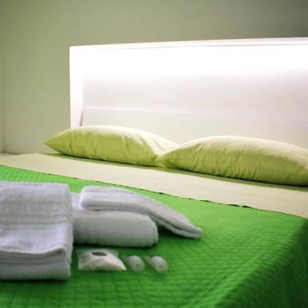 Shower Shows Marsala Ngoại thất bức ảnh