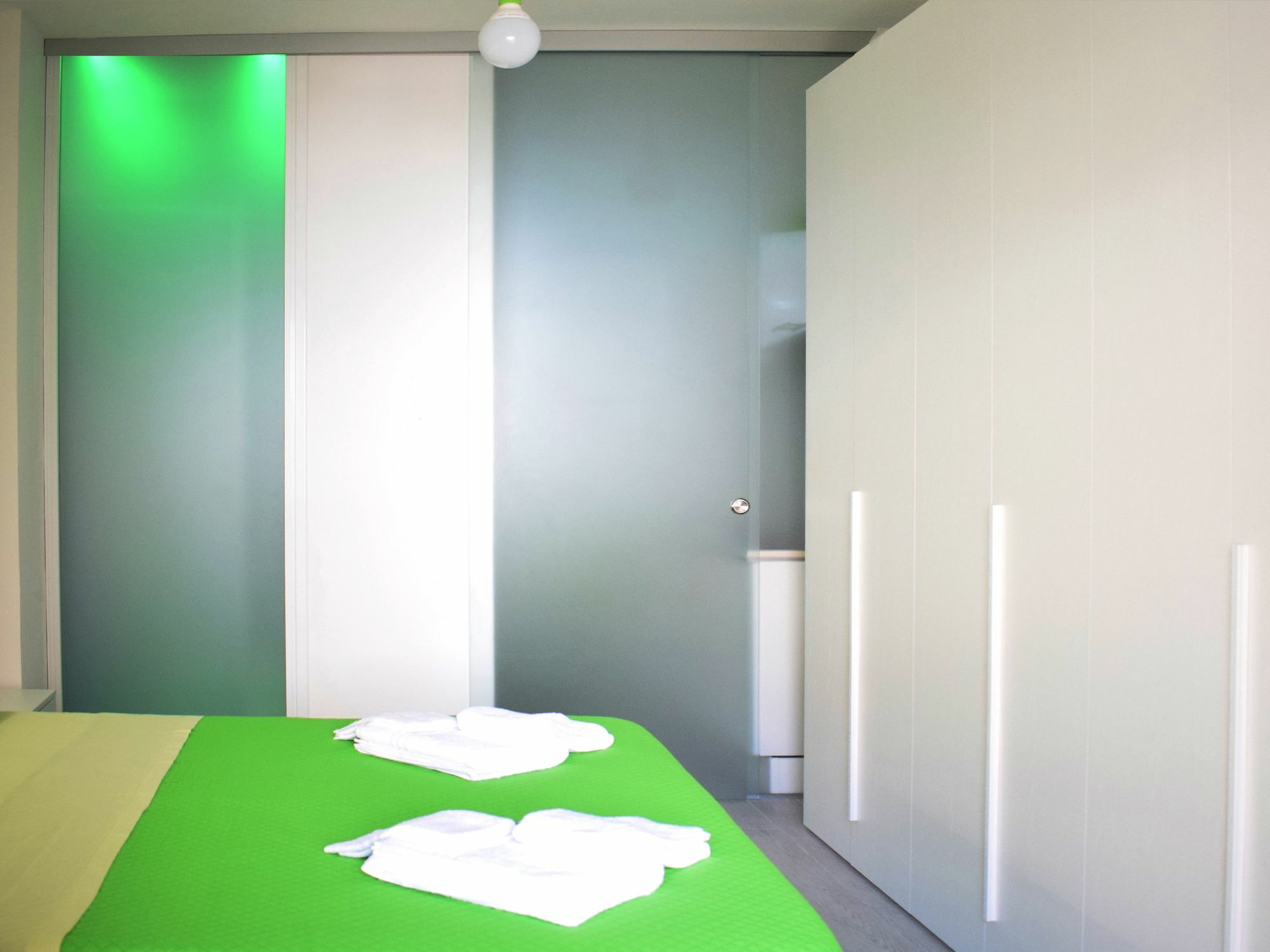 Shower Shows Marsala Ngoại thất bức ảnh